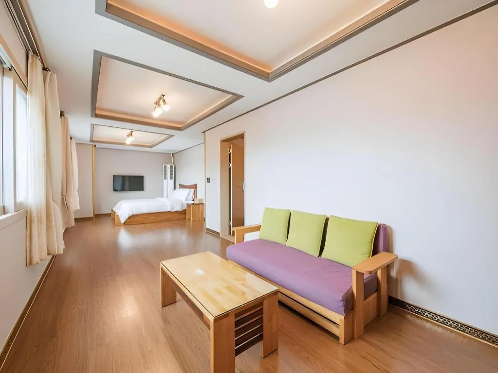 Motel Jeju Maple Hotel
