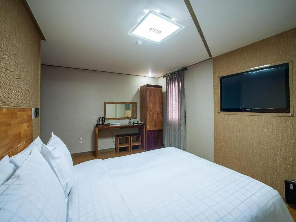 Jeju Maple Hotel 2*,