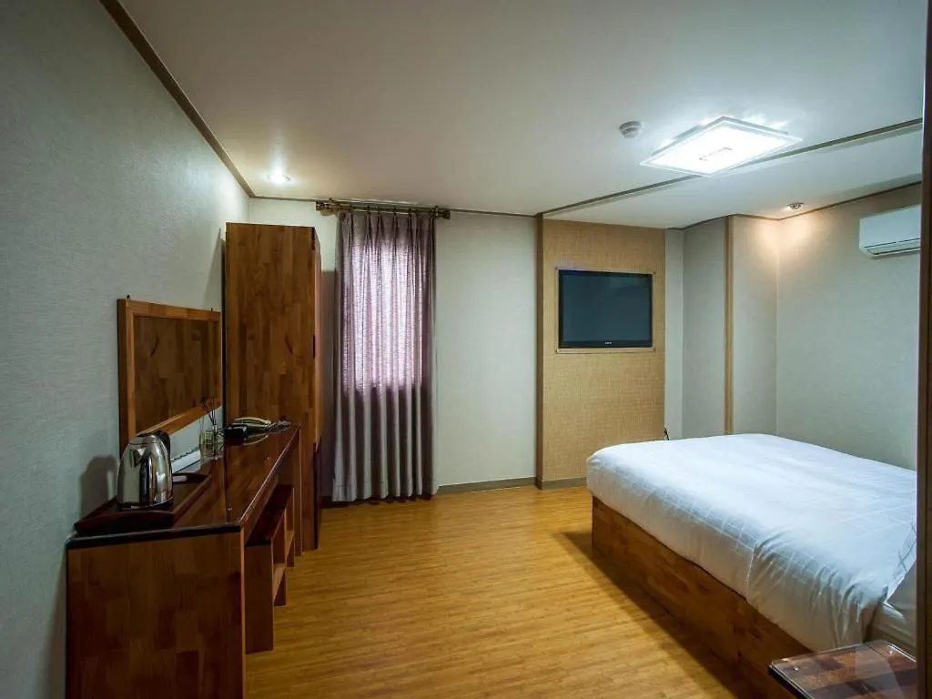 Motel Jeju Maple Hotel