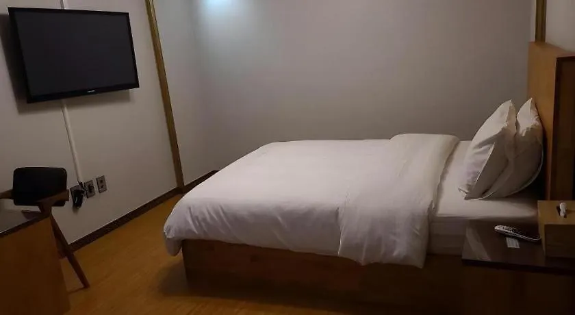 Motel Jeju Maple Hotel
