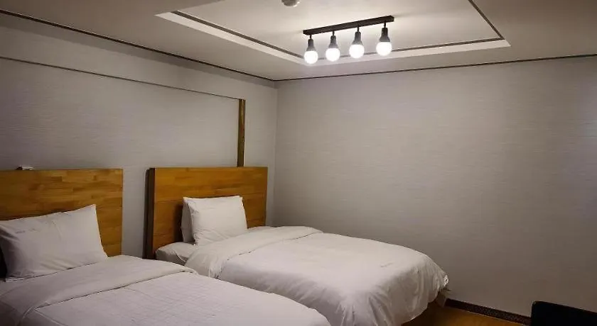Jeju Maple Hotel 2*,