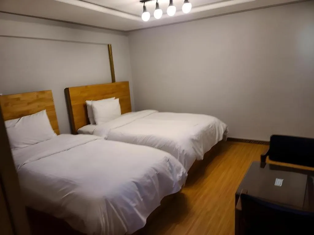 Motel Jeju Maple Hotel