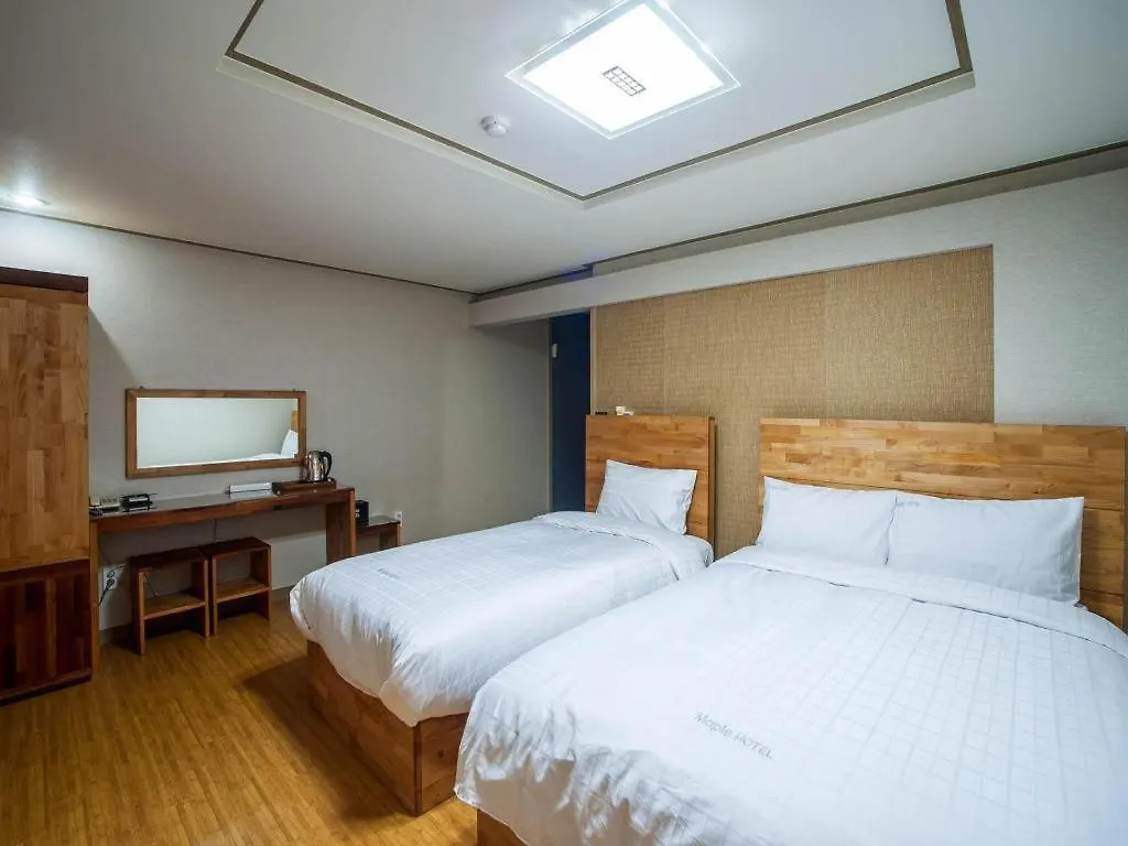 Motel Jeju Maple Hotel