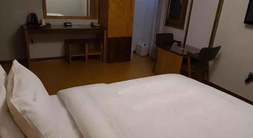 Motel Jeju Maple Hotel